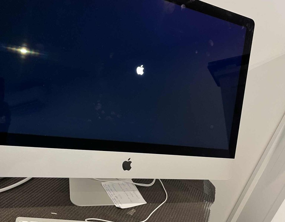 MacBook screen repair Christchurch – IT Fixed